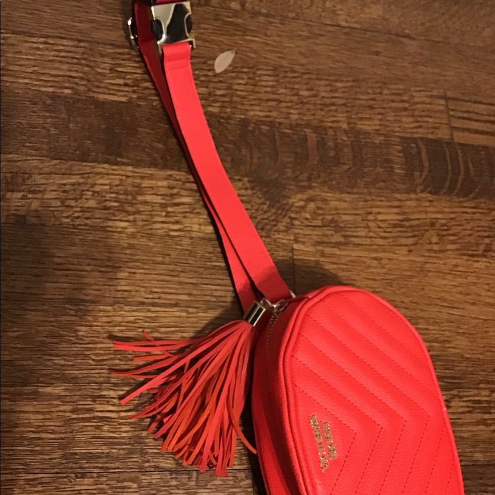 Victoria's Secret adjustable Waist belt bag - Picture 4 of 8